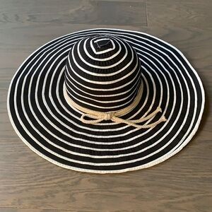 NEW La Vie En Rose Wide Brim Floppy Straw Hat